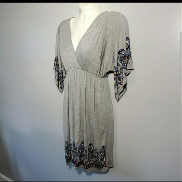 Monteau Gray Lowcut Neckline Floral Dress - Picture 2 of 6